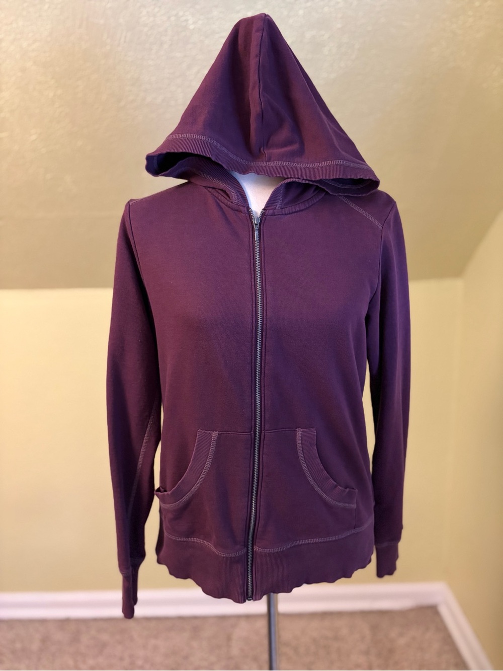 Columbia Women’s Maroon Zip-Up Hoodie Sweatshirt Medium Autumn Fall Fits